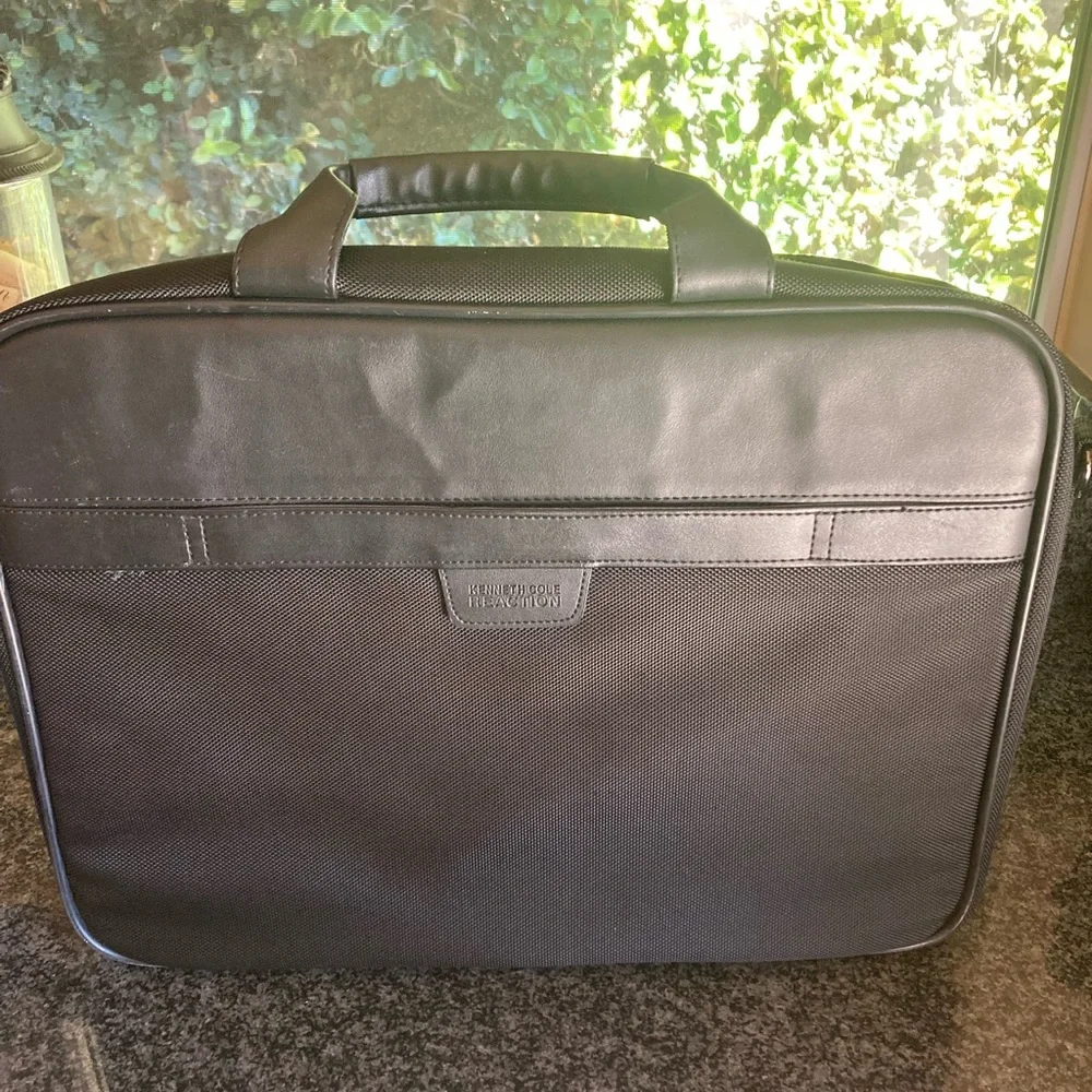 Kenneth Cole Reaction Black laptop case